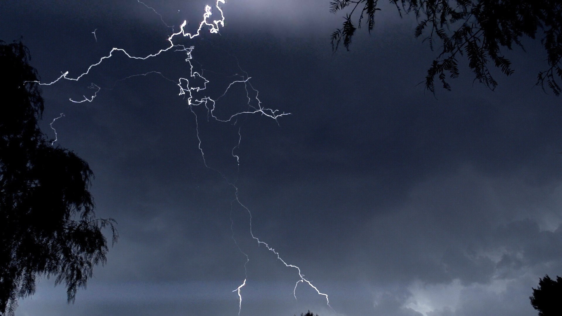 Santa Clarita lightning captured with 240fps video slow motion 8-31-2017